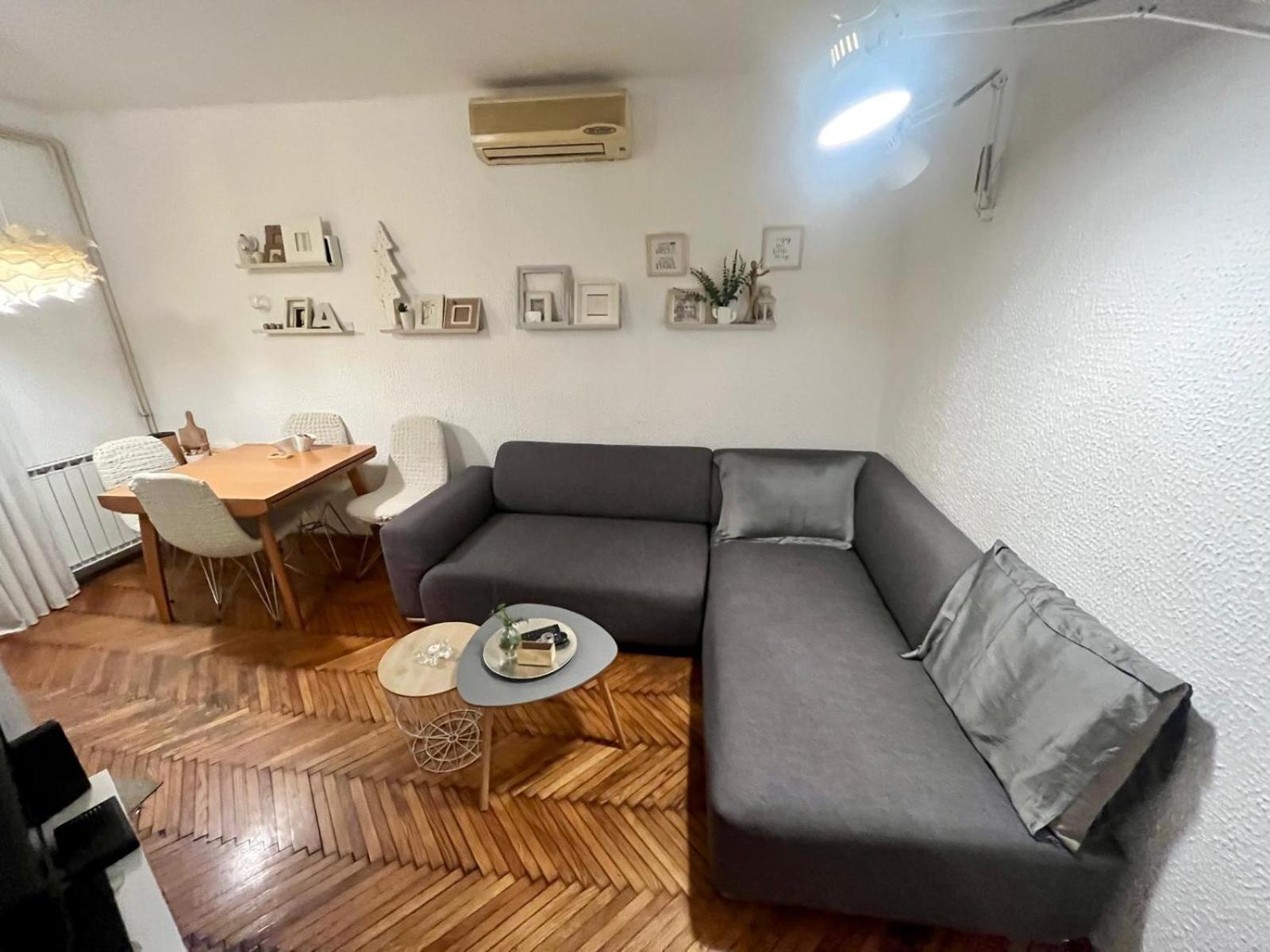 Ferienwohnung Kopernik - Parking Available Belgrad Exterior foto